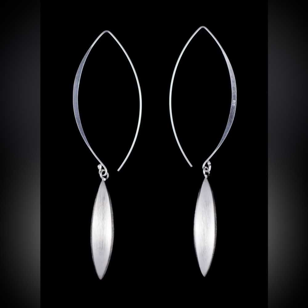 Handmade Solid 925 Sterling Silver Oval dangle Earrings (Brand New )